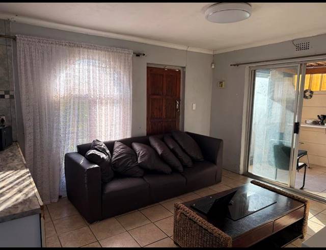 3 BEDROOM HOUSE FOR SALE IN SCOTTSDENE